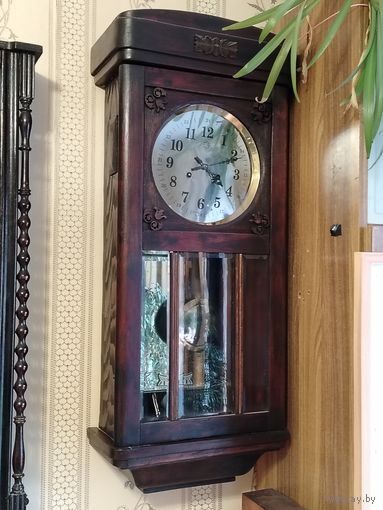 Часы настенные "Юнганс". Германия, 30-е годы ХХ века.