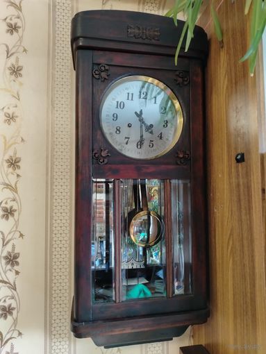 Часы настенные "Юнганс". Германия, 30-е годы ХХ века.