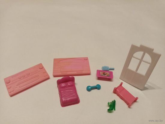 Аксессуары для кукольного домика.