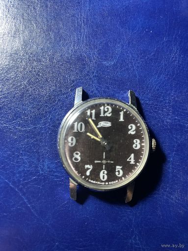 Часы Луч на ходу обслужены