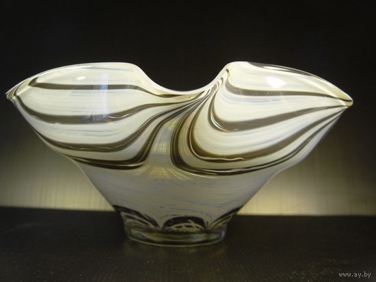 Конфетница стекольный завод Неман БССР гутная техника