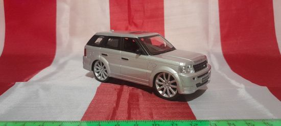 Машинка (модель) Saico 1:43 RANGE ROVER SPORT SILVER