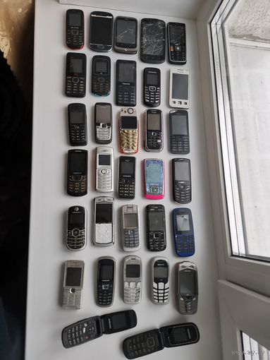 Мобильные телефоны NOKIA SAMSUNG SIEMENS MOTOROLA PHILIPS HTC SONY мобильники 32 штуки с 1 рубля