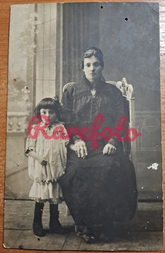 1910-е Открыточный формат Женщина с девочкой студийное фото типажи ретро анонимное