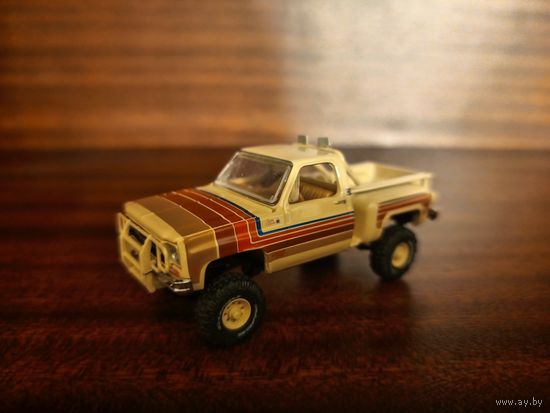 GMC Sierra Desert Fox M2 Machines