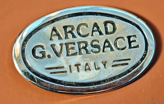 Знак Versace