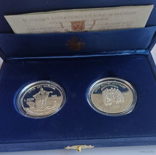 10.000 лир, 1999г. 835пр.,Иоанн Павел II.(Святой Год ).Ватикан.В наборе две монеты.Сертификат. Цена за лот.Тираж 30 000 .