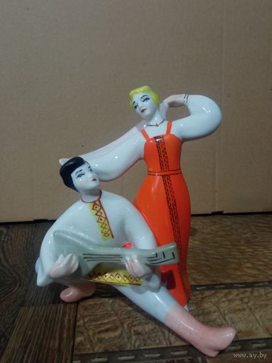 Статуэтка Плясуны с балалайкой