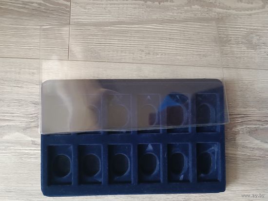 Планшет для значков (на 12 штук)