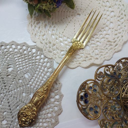 Изящная вилка столовая, около 1860г. Франция СЕРЕБРО В ЗОЛОТЕ с 1 рубля