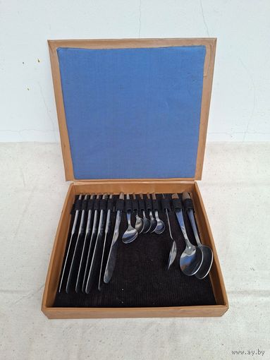 Набор вилок и ложек ,времен ссср ,в оригинальной коробке,