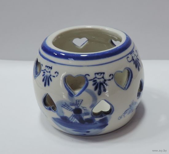 Вазочка - подсвечник с сердечками 70-е годы Голландия. Высота 6 см.