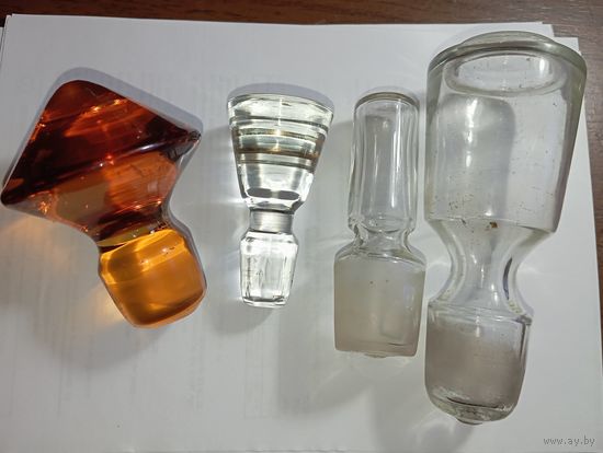 Стеклянные пробки для винтажных графинов .