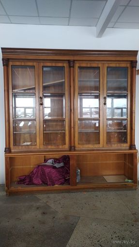 Шкаф (Витрина)