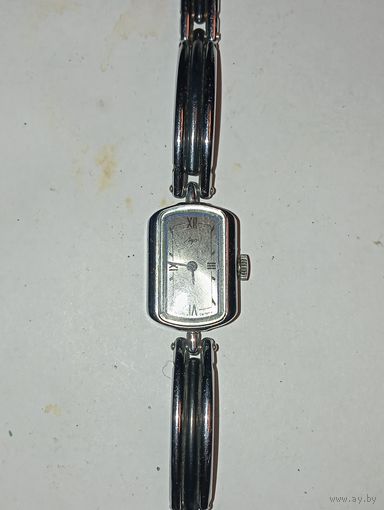 Часы механические  ЛУЧ , с рубля