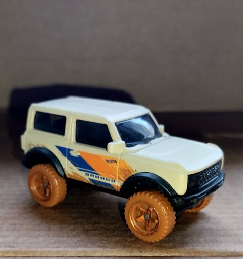 Hot Wheels Mattel 2021 Ford Bronco модель #25 Форд