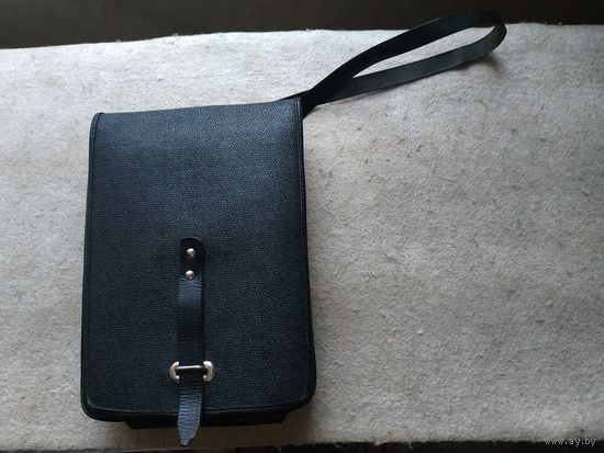 Сумка полевая чёрнная. СССР, вторая половина прошлого века.