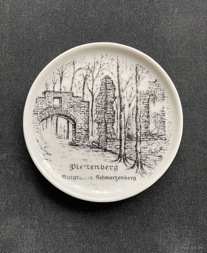 Коллекционная тарелка-подставка руины замка Burgruine Schwarzenberg в Плеттенберг / Германия логотип Sparkasse диаметр 9,5 см фарфор