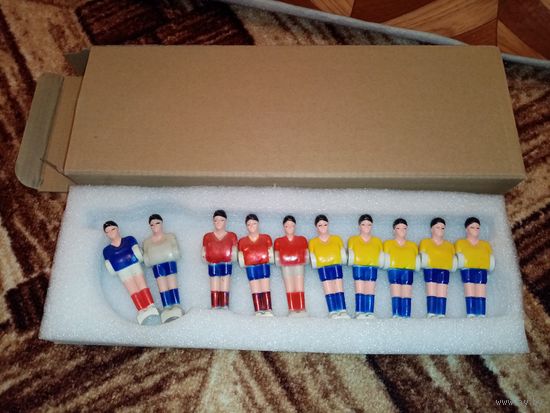 Лот фигурок футболистов для настольного футбола
