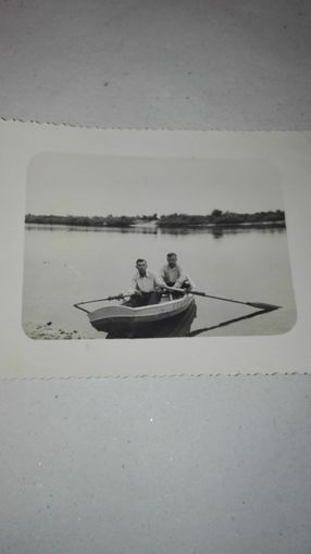 Старое фото"В лодке"1954г