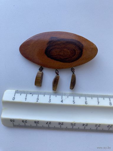 Брошь, дерево.