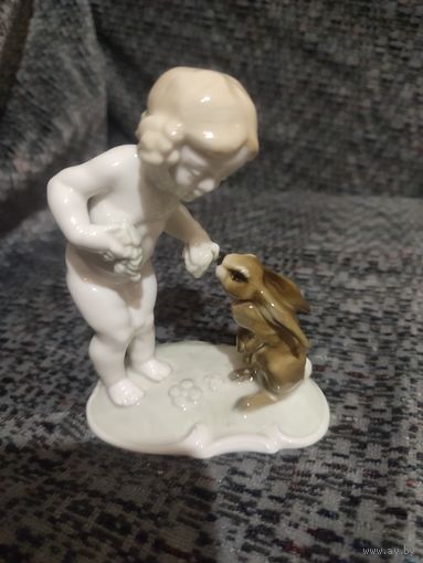 Статуэтка путти и зайчик hutschenreuther германия