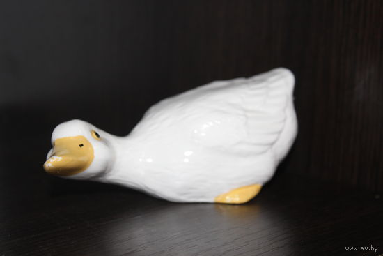 Фарфоровая статуэтка "Гусь".
