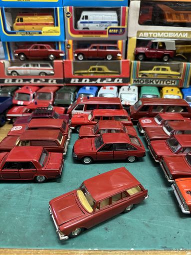 Москвич 426 номерной А3, решетка 2 фары с рифлением, без made in USSR в красном цвете, Тантал, Агат, Саратов с рубля.