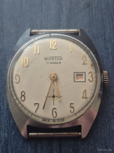 Часы восток. Рабочие. В реставрацию