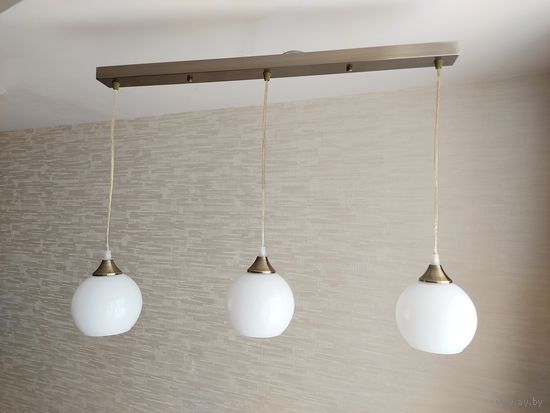 Современная люстра (светильник) на 3 плафона