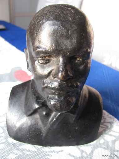 Бюст Ленин,куса.1981г.