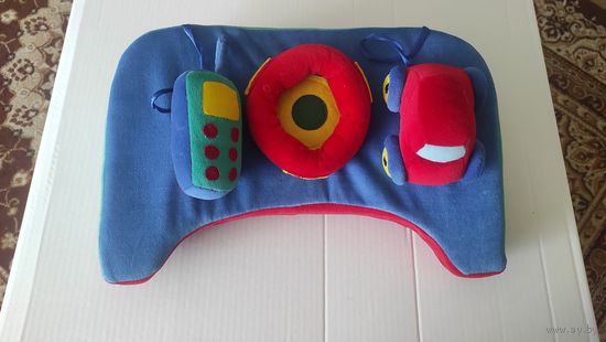 Мягкая игрушка в машину для малышей. Увлечет малыша в дороге. Мягкий материал. Размер 38 на 24 см. Хорошее состояние.