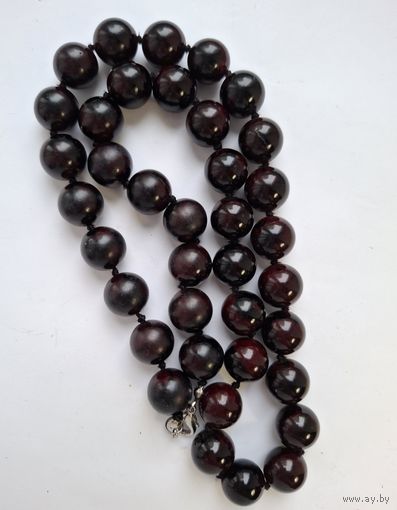 Крупные бусы. Гранат. Камень. Шары. 70-е годы. Длина 60 см