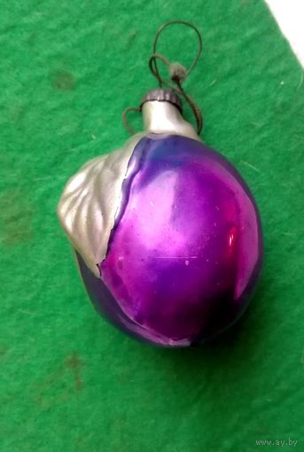 Ёлочная игрушка Слива. 50-х годов. Не частая ,каталожная. С рубля.