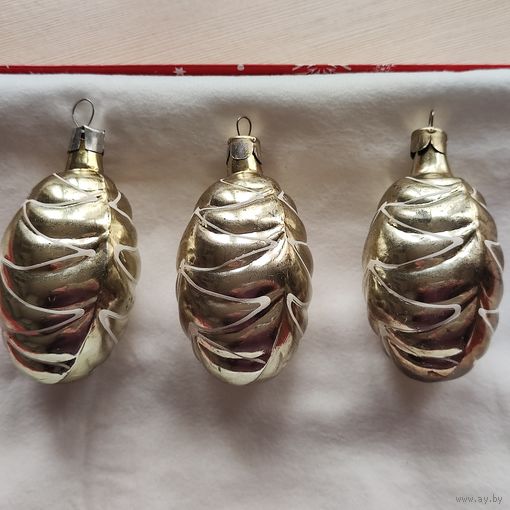 ''Елка-шишка'' елочные игрушки, стекло СССР. 3шт.