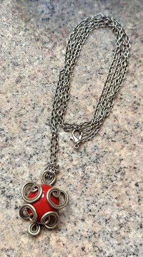 Кулон. Кулон на цепочке.