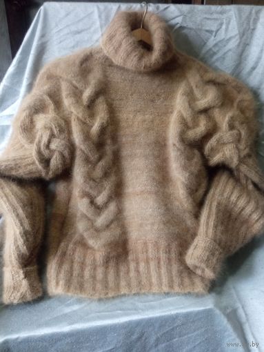 Свитер