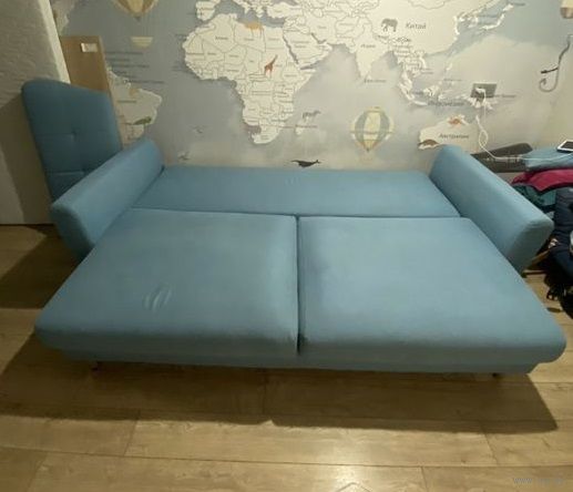 Диван в отличном состоянии, длина с подлокотниками 2,35м