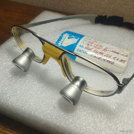 Бинокулярные очки врача, на даль