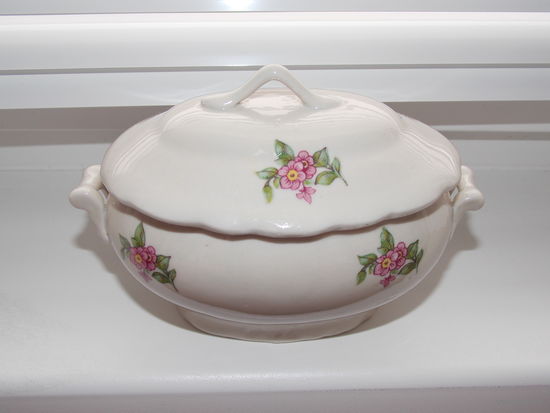 Соусница  СССР с крышкой, соусник