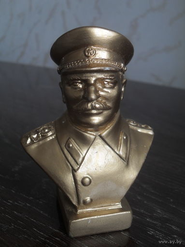 Бюст И.В.Сталин.Гипс,10 см.