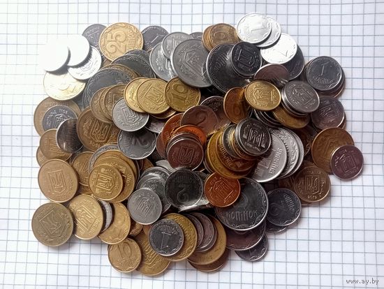 200 монет Украины