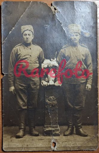 1910-е Открыточный формат казаки и цифра 6 типажи ретро студийное фото