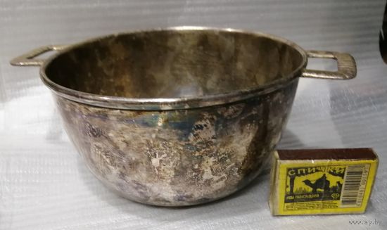 Мельхиоровая тарелка в красивой патине. СССР .