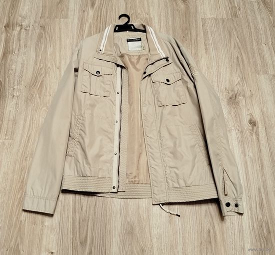 Куртка ветровка