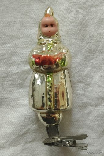 Ёлочная игрушка девочка с лукошком