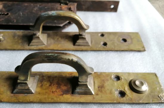 Крупный, латунный, дверной замок. Конец позапрошлого века.