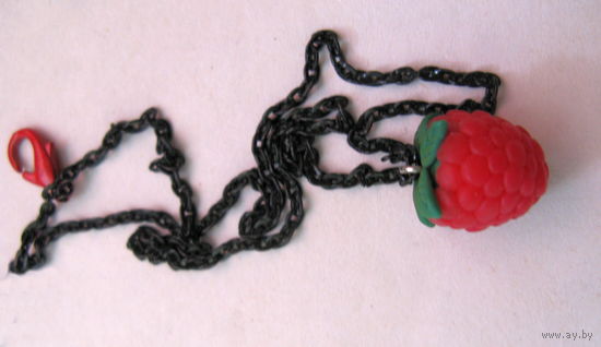 Подвеска ручной работы с малинкой