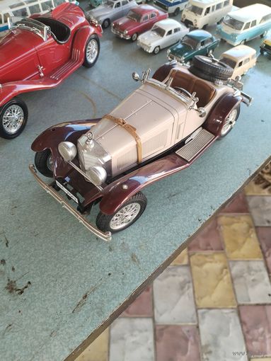 Модель ретро авто.