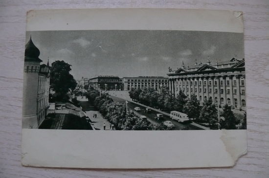 Ананьины А. и М., Минск, Ленинский проспект, 1969 (дефект).